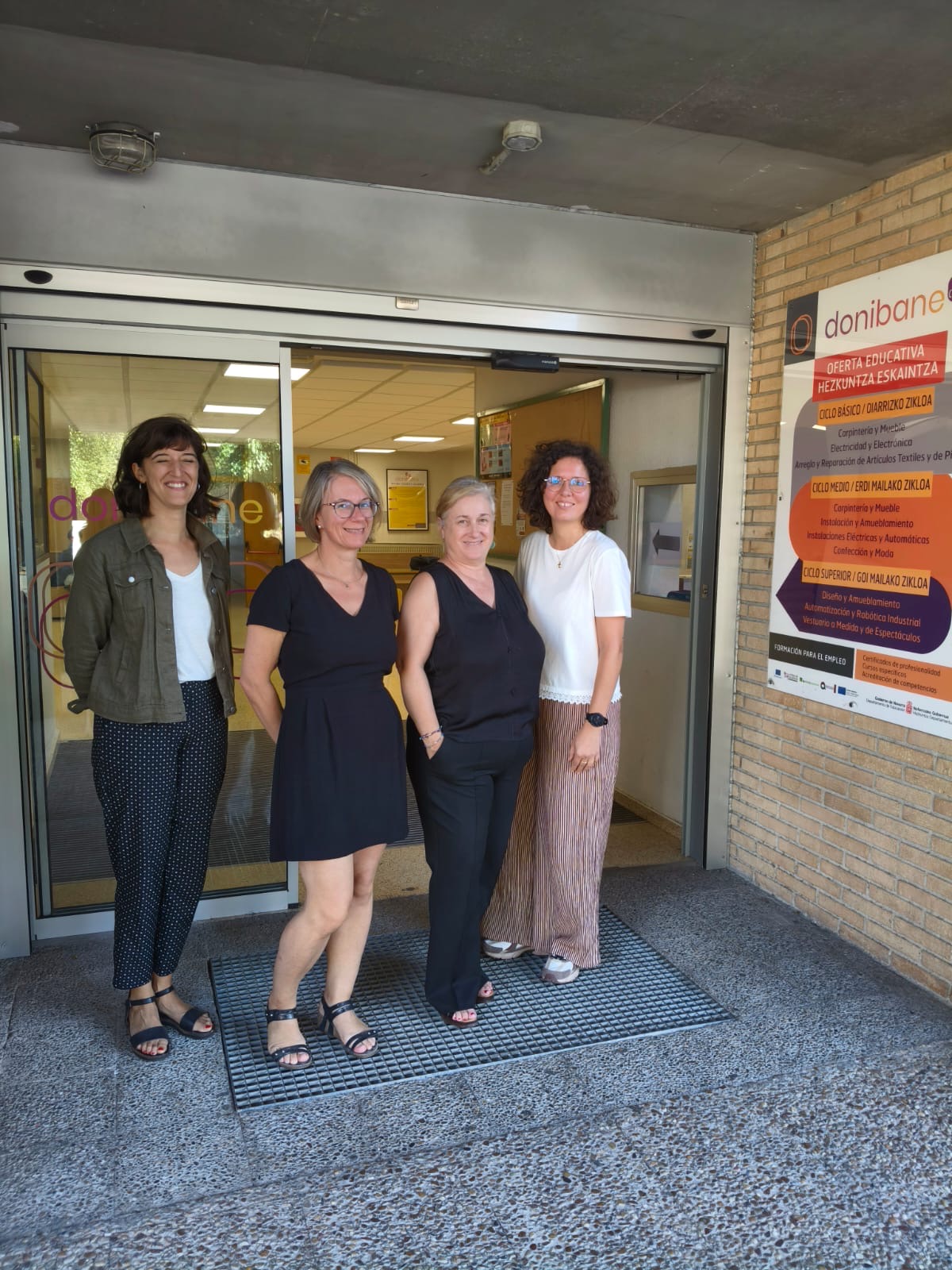 Representantes de la Académie d'Amiens y de la Région Académique Hauts de Francia visitan el CI Donibane